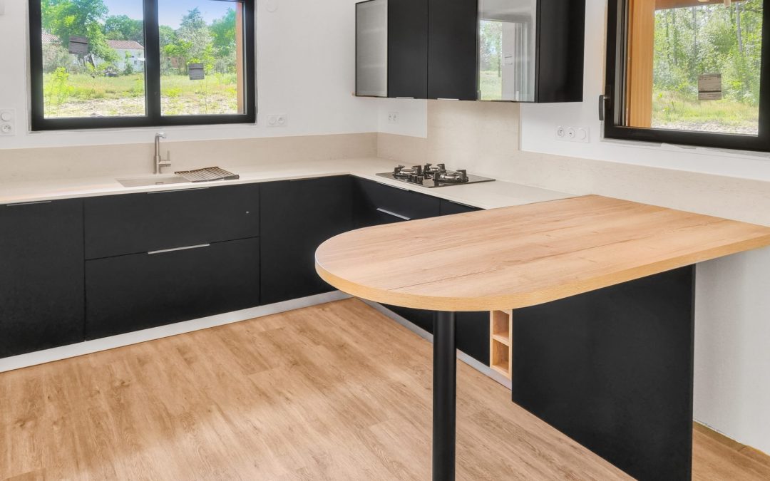 Cuisine noire en U à Bégaar