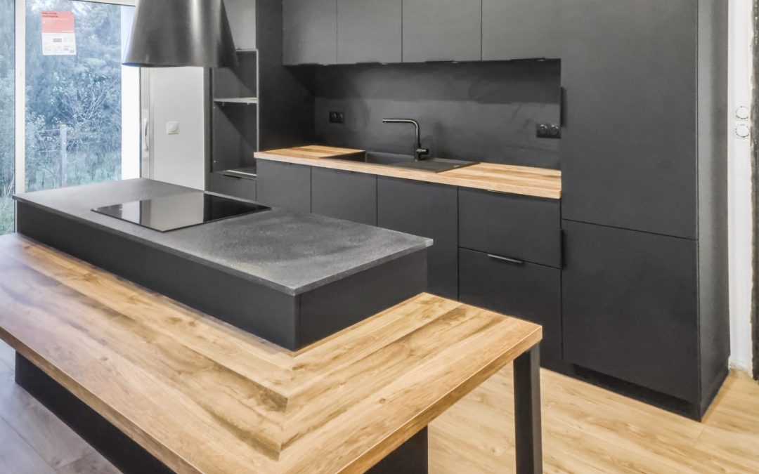 Cuisine noir mat à Tartas