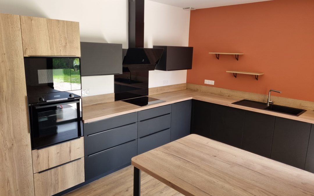 Cuisine ton bois et Fenix noir à Hagetmau (40).